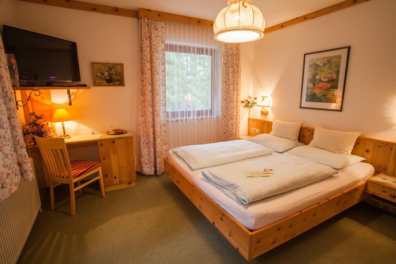 Haus Petersmann Hotel Ramsau am Dachstein Exterior photo